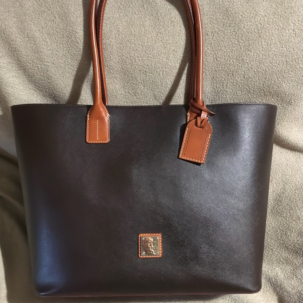 EUC Dooney & Bourke Saffiano Leather Large Russell Tote Bag, Color Brown T'moro